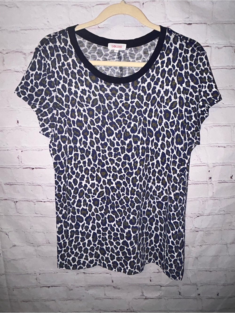 Goldie Safari Ringer tee women’s size L